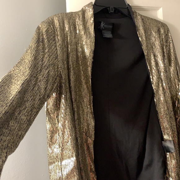 Kardashian large lined sequin blazer! - Picture 7 of 8